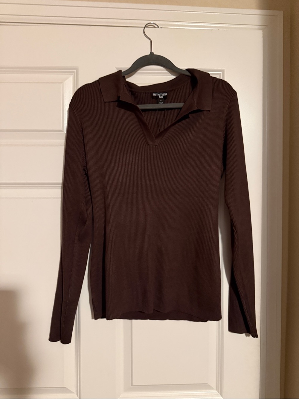 NWT PrettyLittleThing Plus Chocolate Brown Ribbed Long-Sleeve Polo TopXL